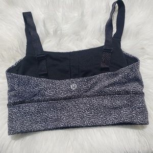 Lululemon Athletica Sports bra size 4 black white